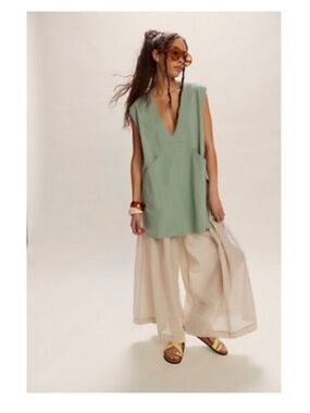 Sleeveless V-Neck Tunic Top in Sage Green